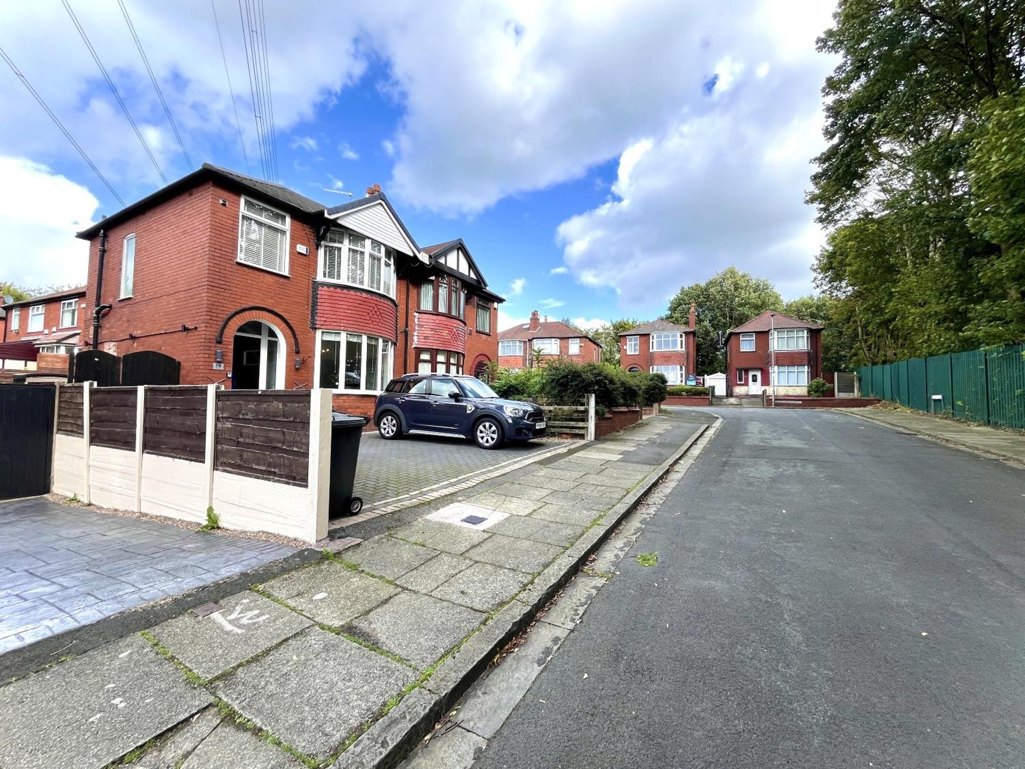 Casa de férias Stylish 3-bed In Prestwich With Free Parking *